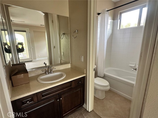 Detail Gallery Image 10 of 12 For 8231 Soft Winds Dr, Corona,  CA 92883 - 5 Beds | 5 Baths