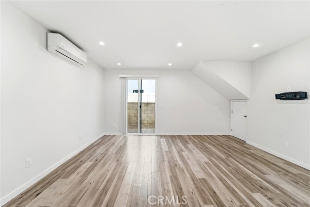 Detail Gallery Image 20 of 49 For 15944 Valerio St, Van Nuys,  CA 91406 - 7 Beds | 5 Baths