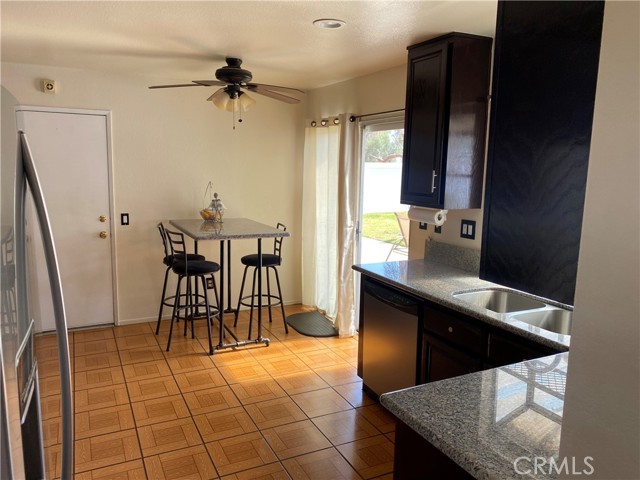 Detail Gallery Image 14 of 58 For 10691 Hill Grass Dr, Moreno Valley,  CA 92557 - 3 Beds | 2/1 Baths