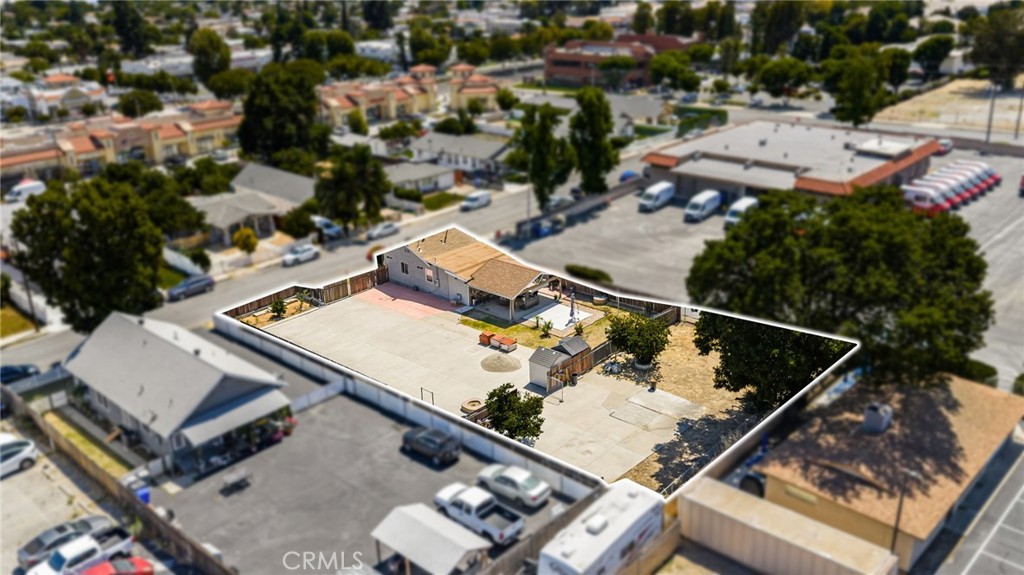 https://media.crmls.org/medias/46dfd833-4479-4c75-b7a5-fd7621b116db.jpg?preset=X-Large