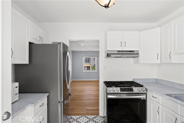 Detail Gallery Image 14 of 20 For 17832 Rhoda, Encino,  CA 91316 - 2 Beds | 1 Baths