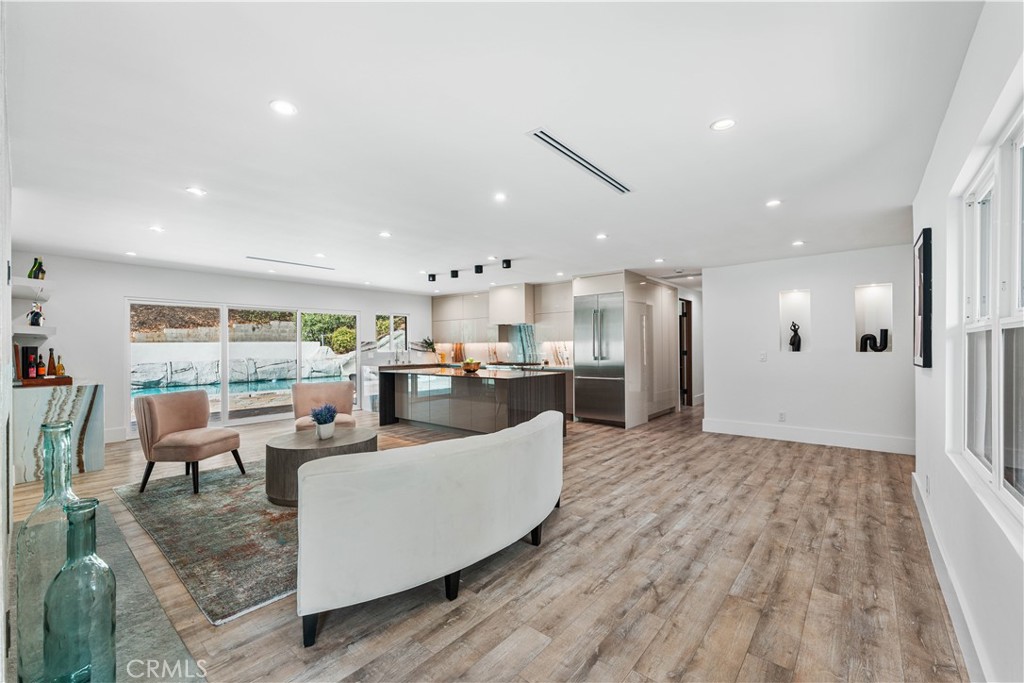 2911 E Chevy Chase DriveGlendale img 18