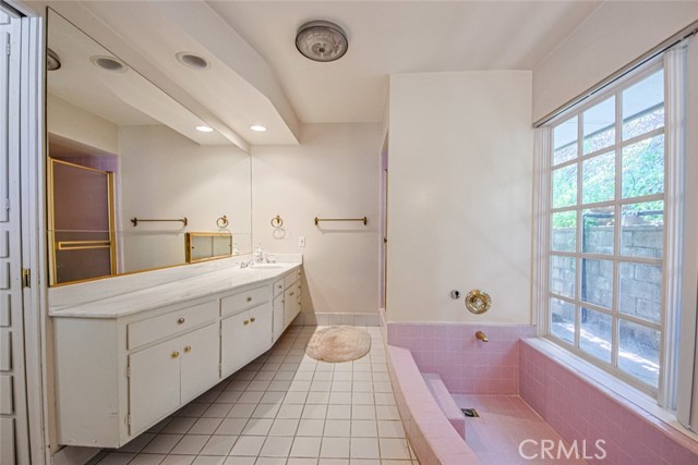 Detail Gallery Image 28 of 75 For 1801 Greenbriar Rd, Glendale,  CA 91207 - 3 Beds | 3 Baths