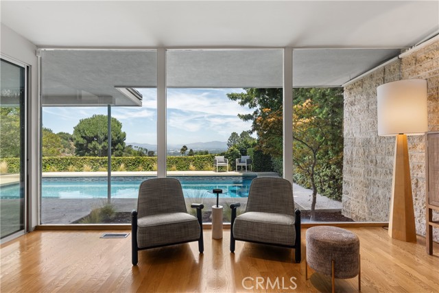 Detail Gallery Image 10 of 42 For 3511 Stonehill Pl, Sherman Oaks,  CA 91423 - 5 Beds | 3 Baths