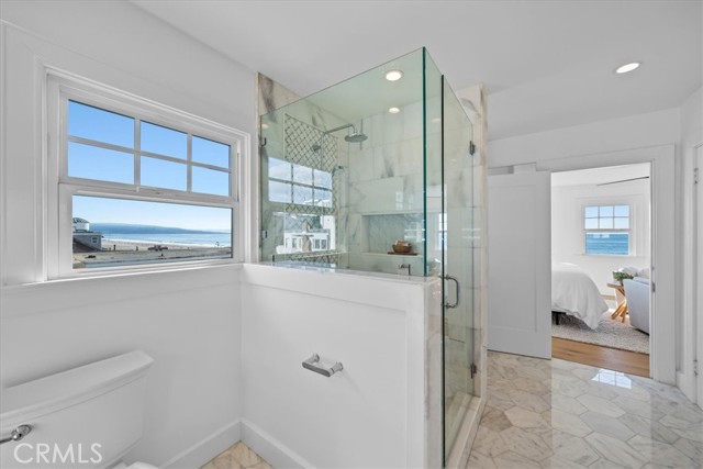 1000 The Strand, Manhattan Beach CA: https://media.crmls.org/medias/46e248e4-5a57-4b40-b9df-49d7ba303ad8.jpg