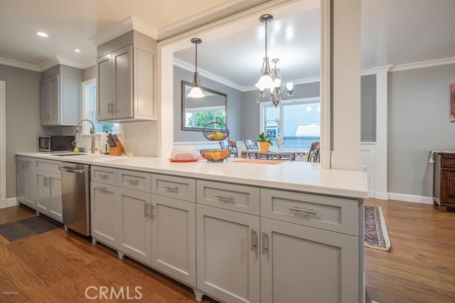 Detail Gallery Image 8 of 20 For 16264 Kalisher St, Granada Hills,  CA 91344 - 3 Beds | 2 Baths