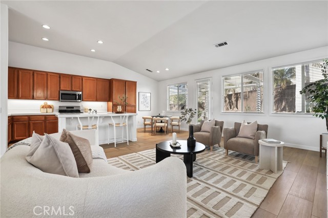Detail Gallery Image 10 of 39 For 587 Big Sky Dr, Oceanside,  CA 92058 - 4 Beds | 2 Baths