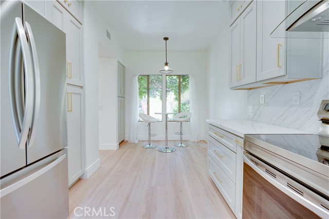 417 Bay Hill Drive, Newport Beach CA: https://media.crmls.org/medias/46e3baf7-aaba-41e9-b853-6ca26efcc43b.jpg