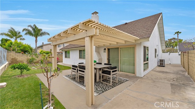 Detail Gallery Image 18 of 28 For 2231 Coco Palm Dr, Tustin,  CA 92780 - 3 Beds | 2 Baths