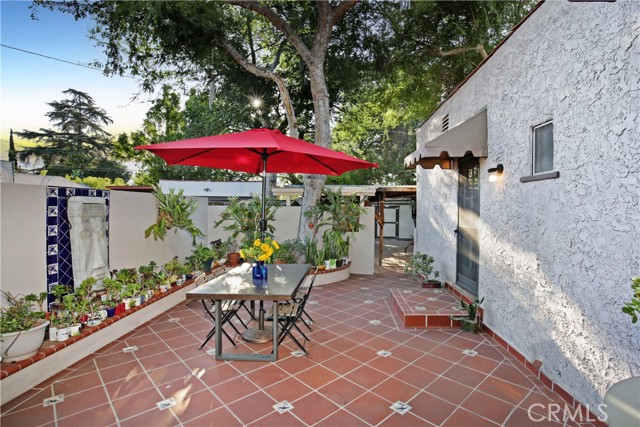 404 N Vinedo Avenue, Pasadena CA: https://media.crmls.org/medias/46e43d02-4fb5-44c5-8938-624811546816.jpg