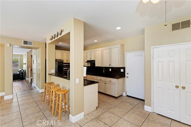 Detail Gallery Image 17 of 41 For 42467 Thoroughbred Ln, Murrieta,  CA 92562 - 4 Beds | 3 Baths