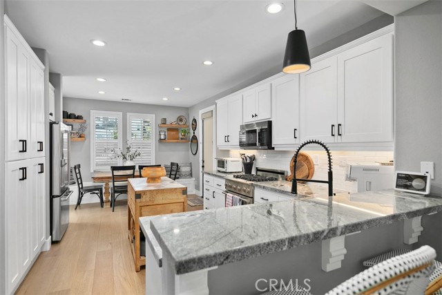 54 Livingston Pl, Ladera Ranch CA: https://media.crmls.org/medias/46e57590-bc67-4490-9f91-0668215f30d1.jpg