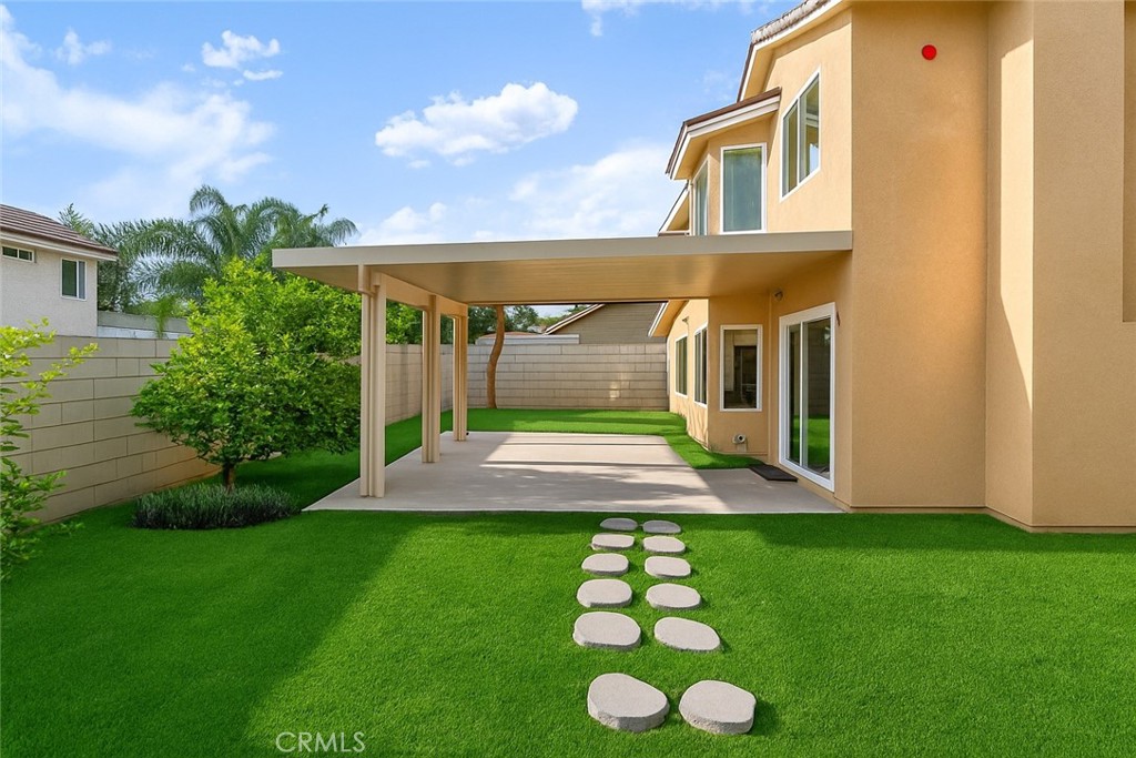 https://media.crmls.org/medias/46e5ee5f-04f6-4c4e-8454-dabe9edc666d.jpg?preset=X-Large