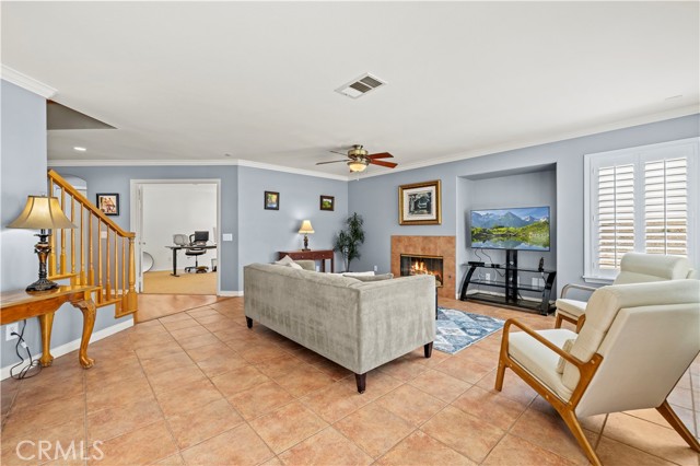 Detail Gallery Image 5 of 38 For 21240 Lone Star Way, Saugus,  CA 91390 - 4 Beds | 3 Baths