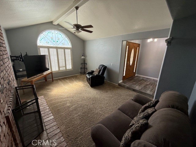 19534 Kiningham Drive, Bloomington CA: https://media.crmls.org/medias/46e632a4-dea8-4acf-bead-5a62c915c19b.jpg