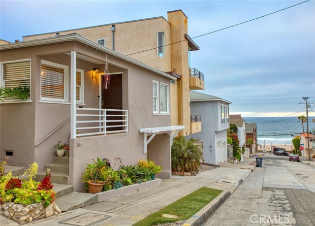 204 38th Street, Manhattan Beach, California 90266, 3 Bedrooms Bedrooms, ,2 BathroomsBathrooms,Residential,Sold,38th,SB22047945