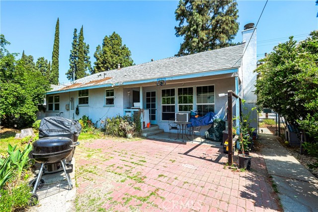 17062 San Fernando Mission Boulevard, Granada Hills CA: https://media.crmls.org/medias/46e6e9b7-b5c9-4a0d-8ce8-d5bcaad87189.jpg