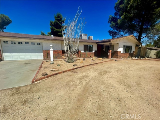 Detail Gallery Image 1 of 36 For 7790 Fox Trl, Yucca Valley,  CA 92284 - 2 Beds | 2 Baths