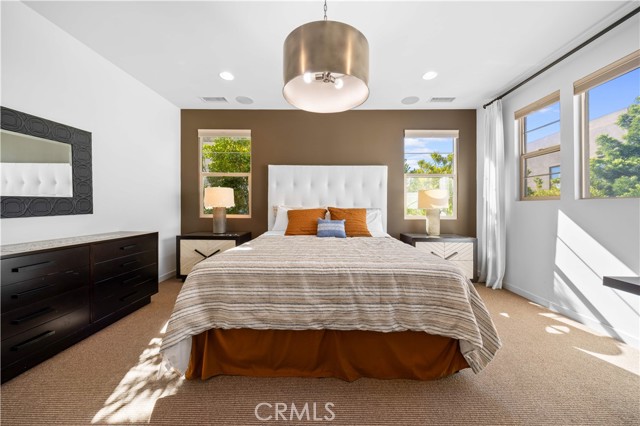 105 newall, Irvine CA: https://media.crmls.org/medias/46e76647-ff6f-4a48-bc9d-545a17adb48f.jpg