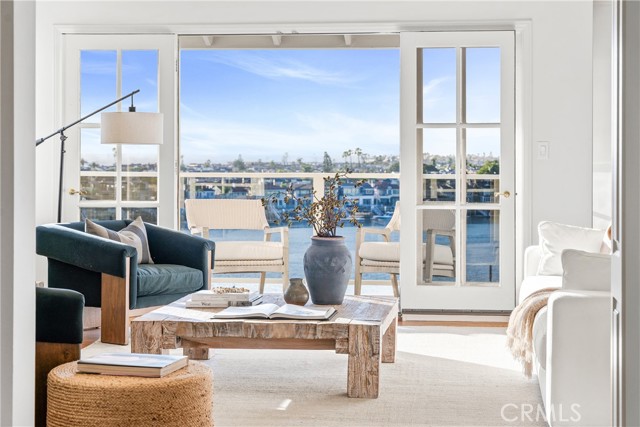 Detail Gallery Image 16 of 54 For 2727 Ocean Bld, Corona Del Mar,  CA 92625 - 3 Beds | 4/1 Baths