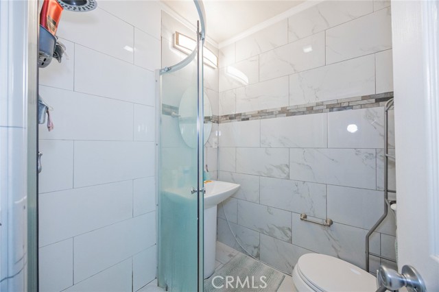 Detail Gallery Image 20 of 28 For 4019 S Van Ness Ave, Los Angeles,  CA 90062 - – Beds | – Baths