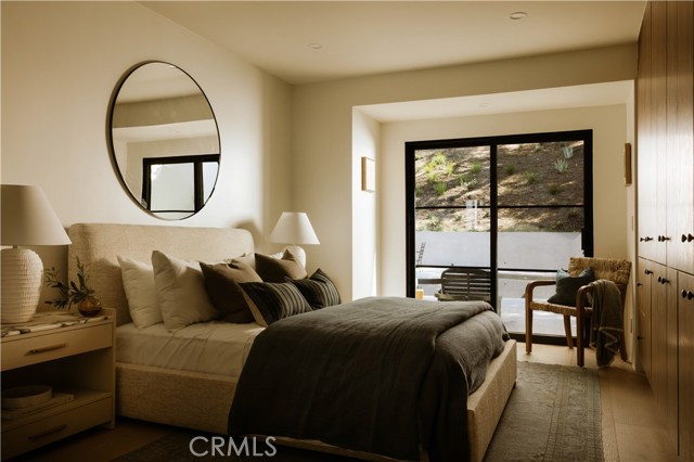 17930 Karen Drive, Encino CA: https://media.crmls.org/medias/46e8a3fd-bce5-44bb-97b7-060dd49c57b6.jpg