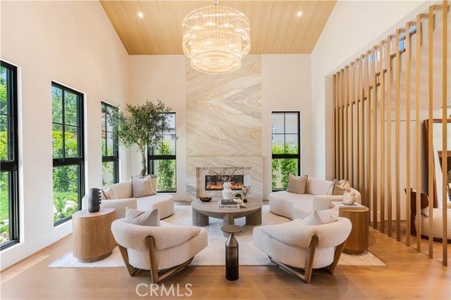 Detail Gallery Image 3 of 37 For 16711 Moorpark St, Encino,  CA 91436 - 6 Beds | 6/1 Baths
