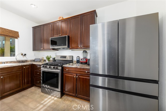 5534 Hartness Court, Fontana CA: https://media.crmls.org/medias/46e9ef07-4d49-4e00-85cc-1cd112c4887b.jpg