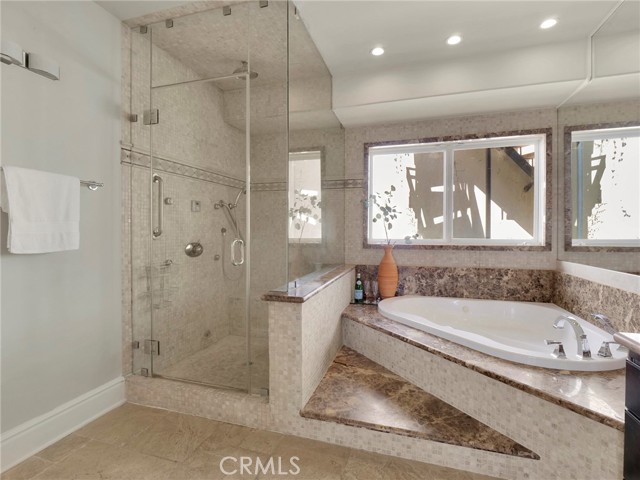 Detail Gallery Image 27 of 60 For 4862 Galendo St, Woodland Hills,  CA 91364 - 6 Beds | 6 Baths