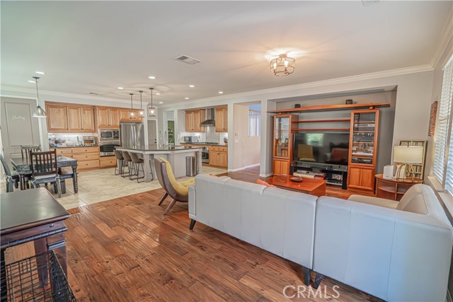 Detail Gallery Image 18 of 65 For 17023 Strawberry Pine Ct, Canyon Country,  CA 91387 - 4 Beds | 4 Baths