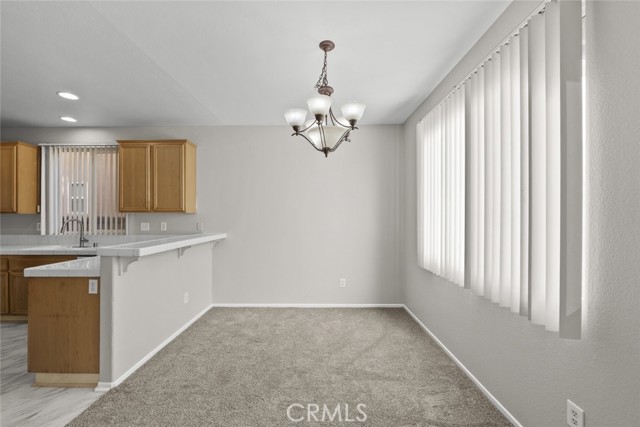 Detail Gallery Image 7 of 38 For 14323 Moon Valley St, Victorville,  CA 92394 - 4 Beds | 3 Baths