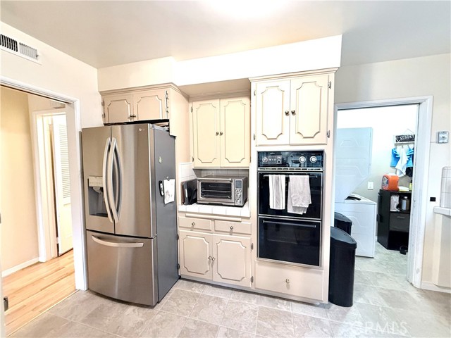 Detail Gallery Image 10 of 22 For 970 W 8th, San Pedro,  CA 90731 - 3 Beds | 2 Baths