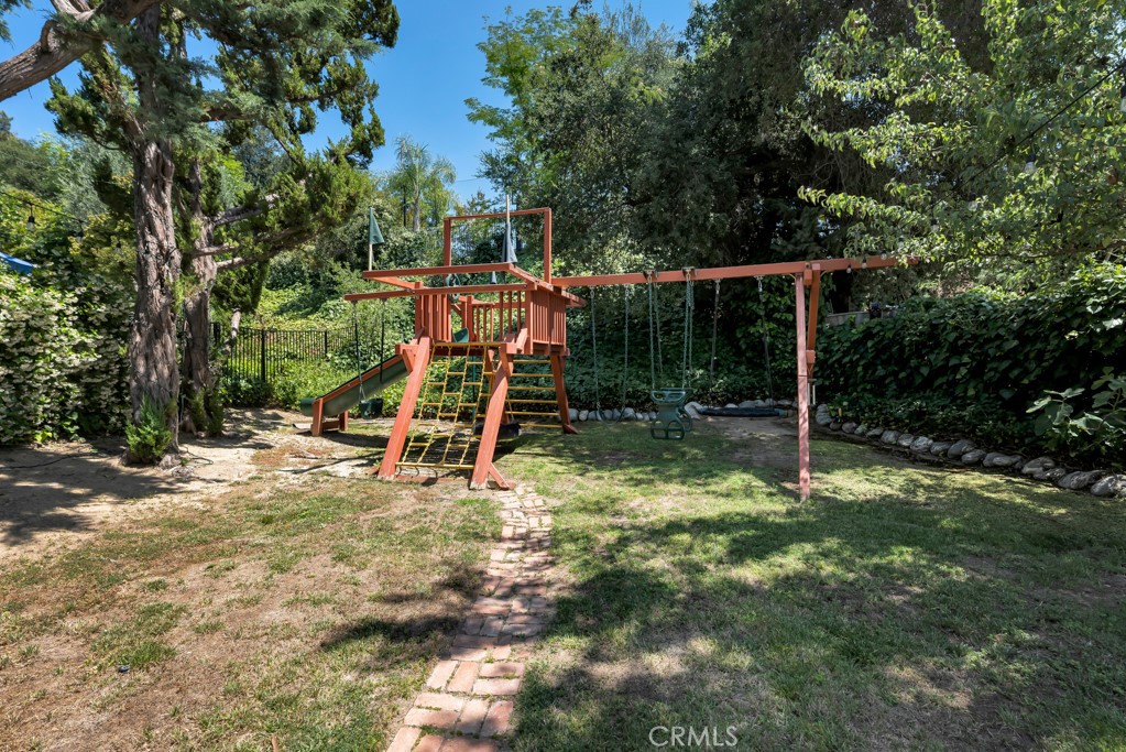 https://media.crmls.org/medias/46ecc574-0fbf-4066-a21a-545149675506.jpg?preset=X-Large