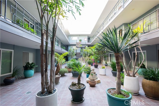 Detail Gallery Image 10 of 11 For 1329 E 1st St #10,  Long Beach,  CA 90802 - 1 Beds | 1 Baths