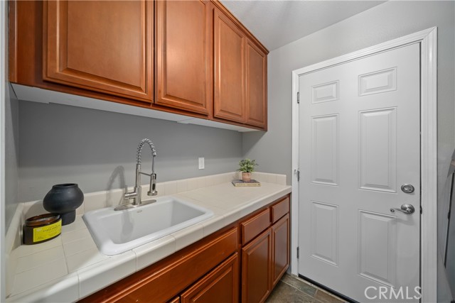 221 Silver Oak Drive, Paso Robles CA: https://media.crmls.org/medias/46ee07f7-6b83-46aa-bd39-cc47edb56f9d.jpg