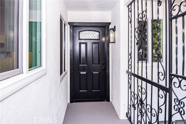 2983 N Alameda Avenue, San Bernardino CA: https://media.crmls.org/medias/46eefba4-bc56-4662-8274-959ed82024fe.jpg