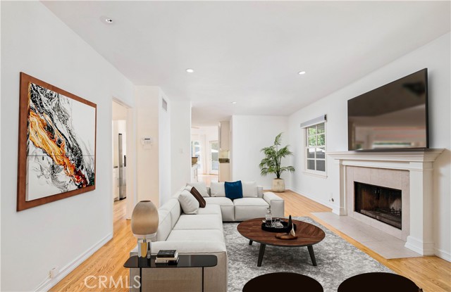 Detail Gallery Image 5 of 44 For 13964 Peach Grove St, Sherman Oaks,  CA 91423 - 3 Beds | 3 Baths