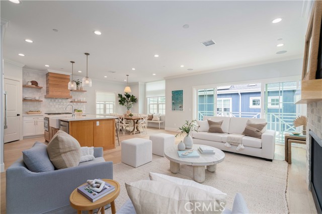 Detail Gallery Image 1 of 1 For 2520 Curtis Ave #B,  Redondo Beach,  CA 90278 - 3 Beds | 2/1 Baths
