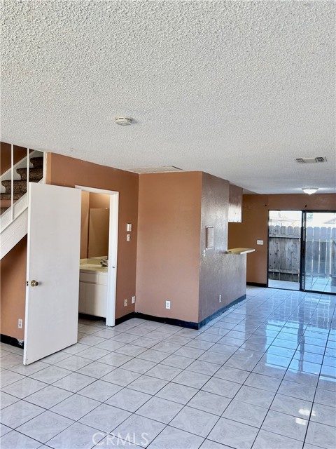 Detail Gallery Image 4 of 15 For 709 S Lincoln St #6,  Santa Maria,  CA 93458 - 2 Beds | 1/1 Baths