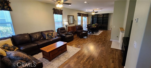 Detail Gallery Image 13 of 54 For 15723 Parkhouse Dr #59,  Fontana,  CA 92336 - 4 Beds | 2/1 Baths