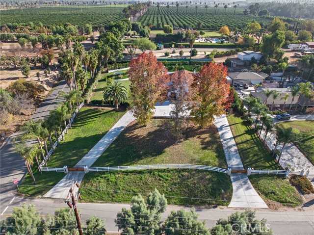 Detail Gallery Image 4 of 62 For 9120 Cleveland, Riverside,  CA 92503 - 5 Beds | 3/1 Baths