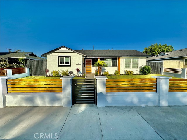 Detail Gallery Image 2 of 41 For 3244 Palo Verde Ave, Long Beach,  CA 90808 - 3 Beds | 2 Baths