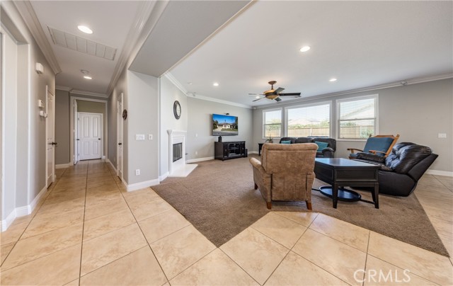 1244 Sea Lavender Lane, Beaumont CA: https://media.crmls.org/medias/46f12e37-38bf-49aa-b2b5-3db9ad435f28.jpg