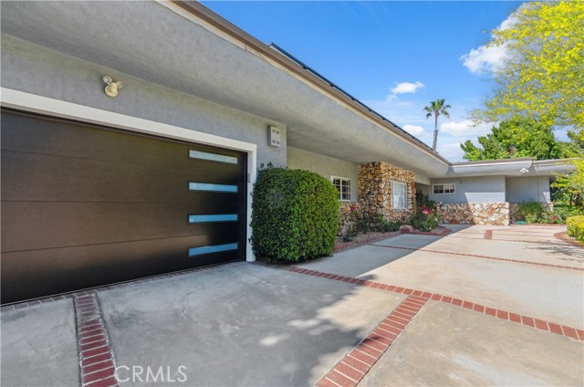20283 Lorenzana Drive, Woodland Hills CA: https://media.crmls.org/medias/46f195fa-8008-4c2d-90cb-78e9c37d83f3.jpg