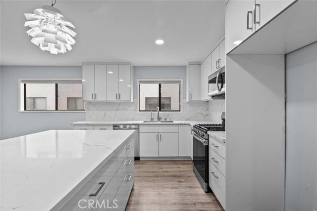 7130 Glade Avenue, Canoga Park CA: https://media.crmls.org/medias/46f22841-de4f-4d76-b595-d79e0d8dda87.jpg