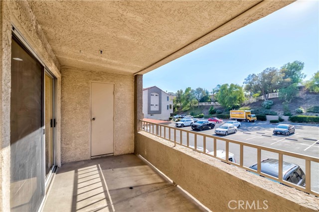 Detail Gallery Image 7 of 25 For 1020 La Terraza Cir #207,  Corona,  CA 92879 - 2 Beds | 2 Baths