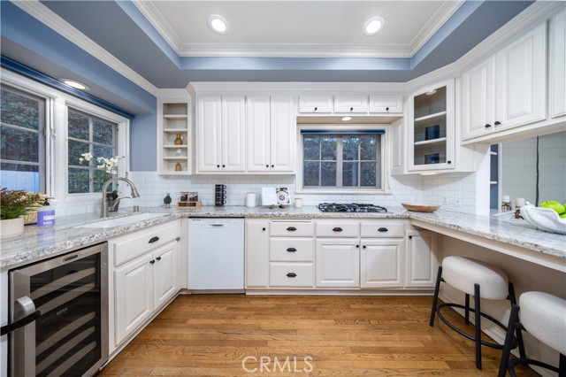 Detail Gallery Image 9 of 49 For 355 Malcolm Dr, Pasadena,  CA 91105 - 3 Beds | 2 Baths
