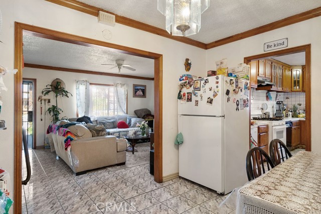 Detail Gallery Image 3 of 50 For 7032 Somerset, Paramount,  CA 90723 - – Beds | – Baths