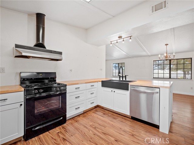 Detail Gallery Image 13 of 33 For 26525 Horizon St, Apple Valley,  CA 92308 - 4 Beds | 2 Baths