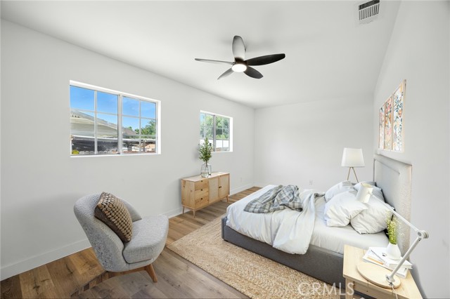 594 W 10th Street, San Bernardino CA: https://media.crmls.org/medias/46f43fcd-f016-4ae6-9869-7d2bd3d5d69c.jpg